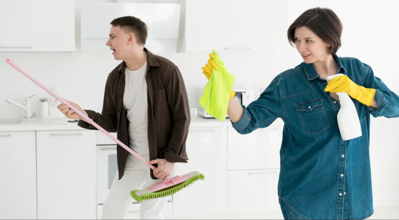Factors to Consider Before Hiring a House Cleaning Service